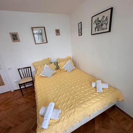 Charming Flat With Winter Garden Blending Classical Elegance And Modern Comfort *