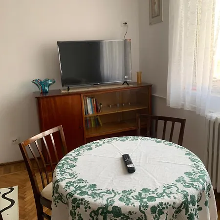 Charming Flat With Winter Garden Blending Classical Elegance And Modern Comfort Bucharest