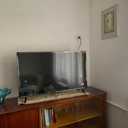 Charming Flat With Winter Garden Blending Classical Elegance And Modern Comfort 公寓 布加勒斯特